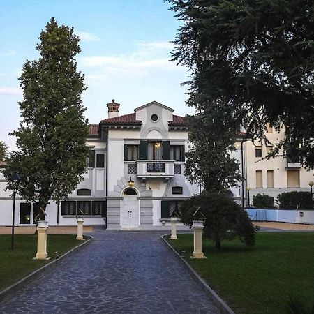 Bed and Breakfast Relais Toti Beb Bed E Breakfast Мольяно-Венето Экстерьер фото